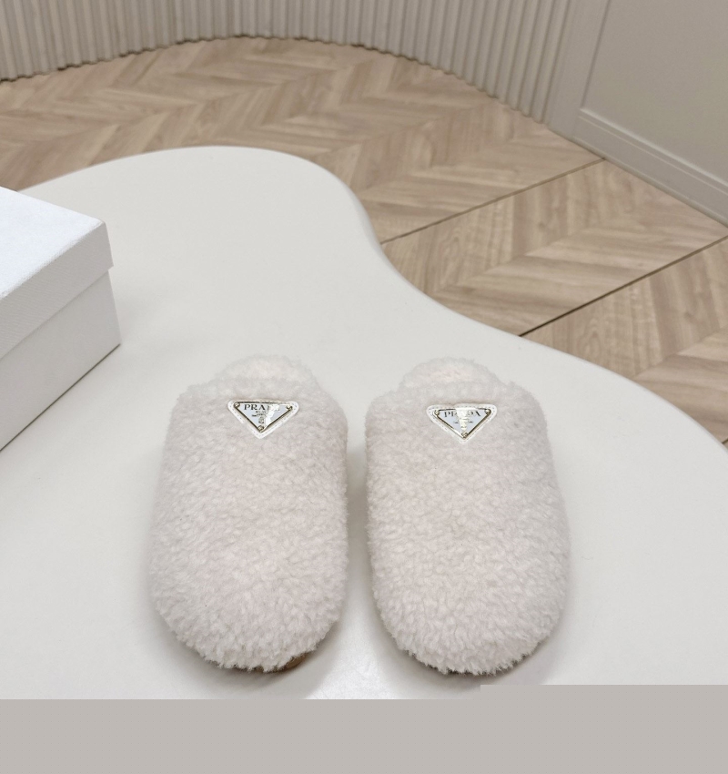 Pra*a slippers